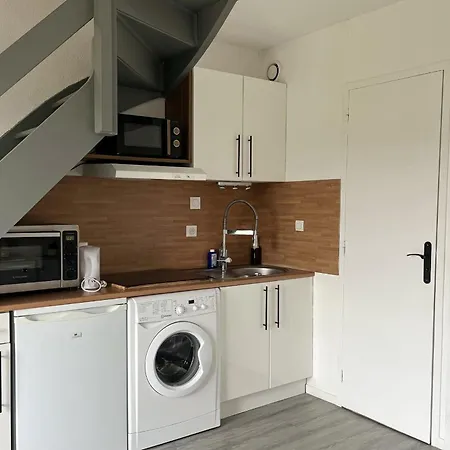 2p With Balcony Near The Beaches *