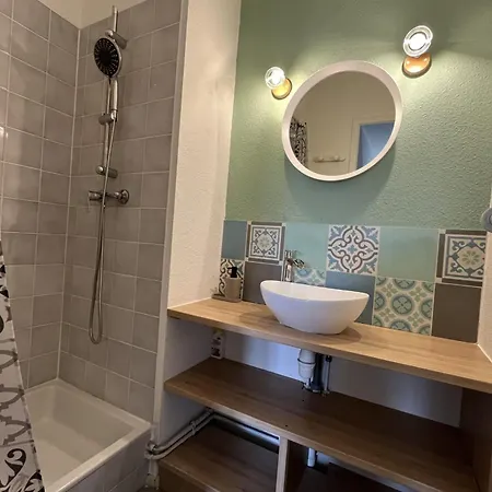 2p With Balcony Near The Beaches * Courseulles-sur-Mer