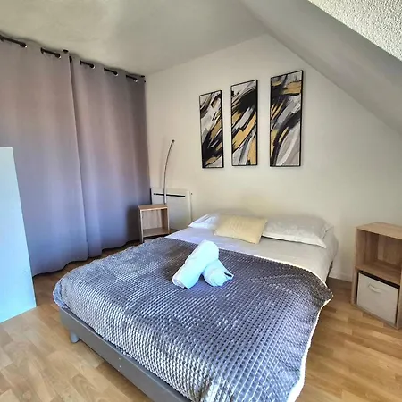 2p With Balcony Near The Beaches Apartman *