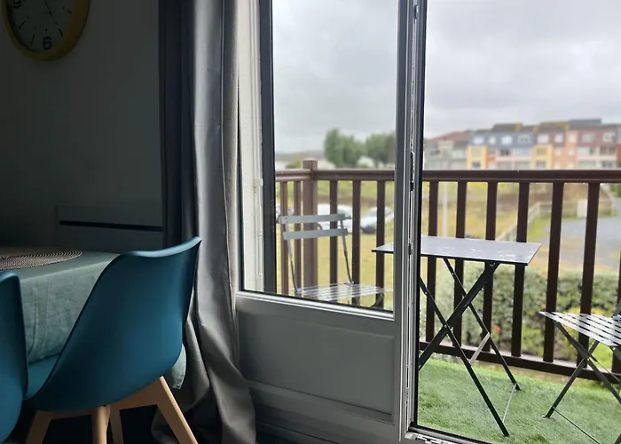 2p With Balcony Near The Beaches Apartmán