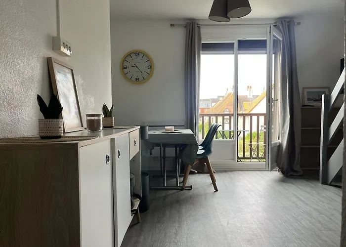 2p With Balcony Near The Beaches Apartmán *